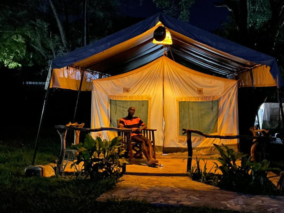 Kara-Tunga Safari Camp Bed & Breakfast Moroto Ngoại thất bức ảnh